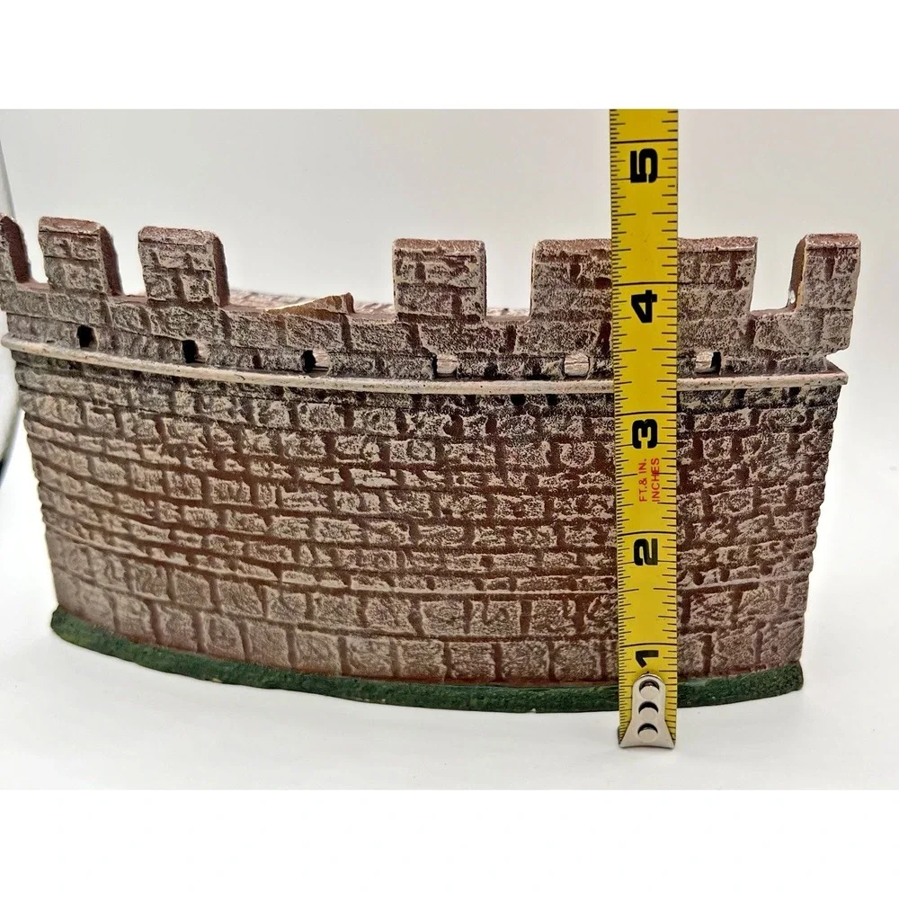 Miniature Building Authority Town Wall Series Outer Curved Wall Resin MBA